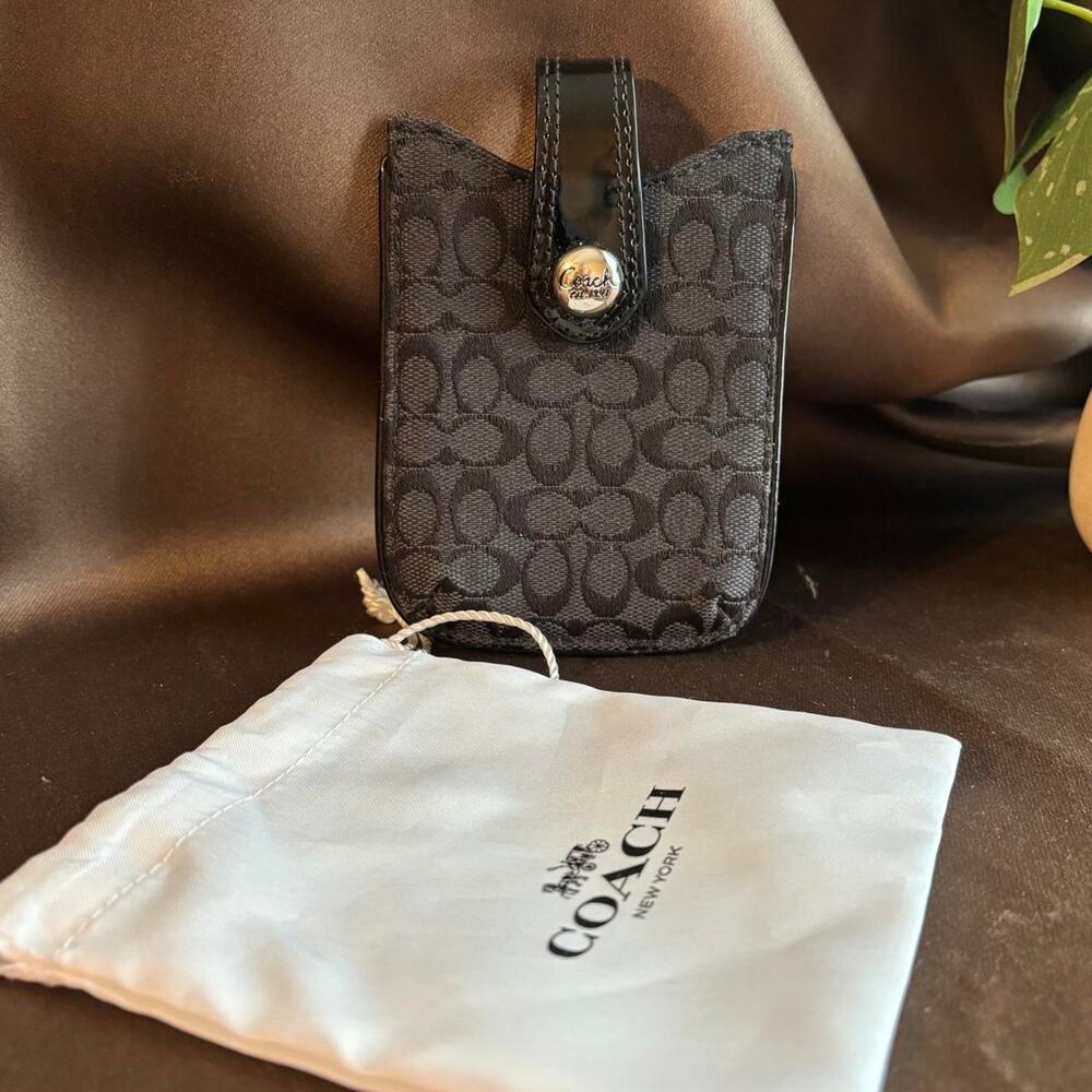 Coach cardholder with gift bag excellent condition coach